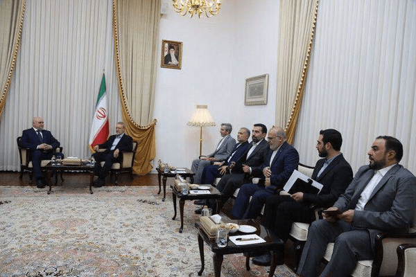 لاریجانی با وزیر انرژی روسیه درباره همکاری‌های دوجانبه و مسائل مورد علاقه مشترک گفتگو کرد|ترجمه متون اقتصادی | عربی لند