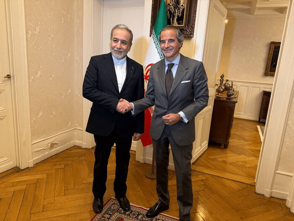 عراقچی با گروسی در ژنو دیدار و گفتگو کرد| ترجمه متون سیاسی | عربی لند